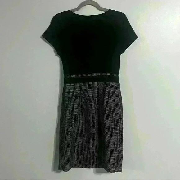Max & Cleo Black Geometric Print Dress | Draped Neckline | Office | Size 6 - Picture 5 of 6